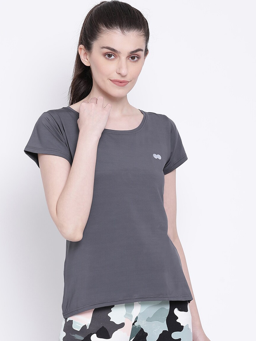 

Clovia Women Grey Solid Round Neck T-shirt