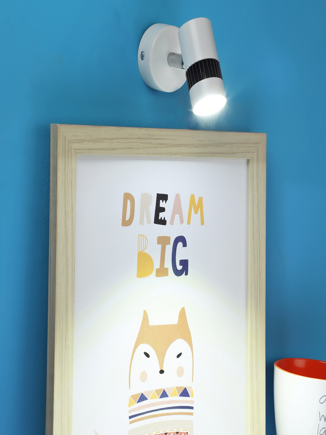 

MFD HOME FURNISHING White & Black Solid Picture Light