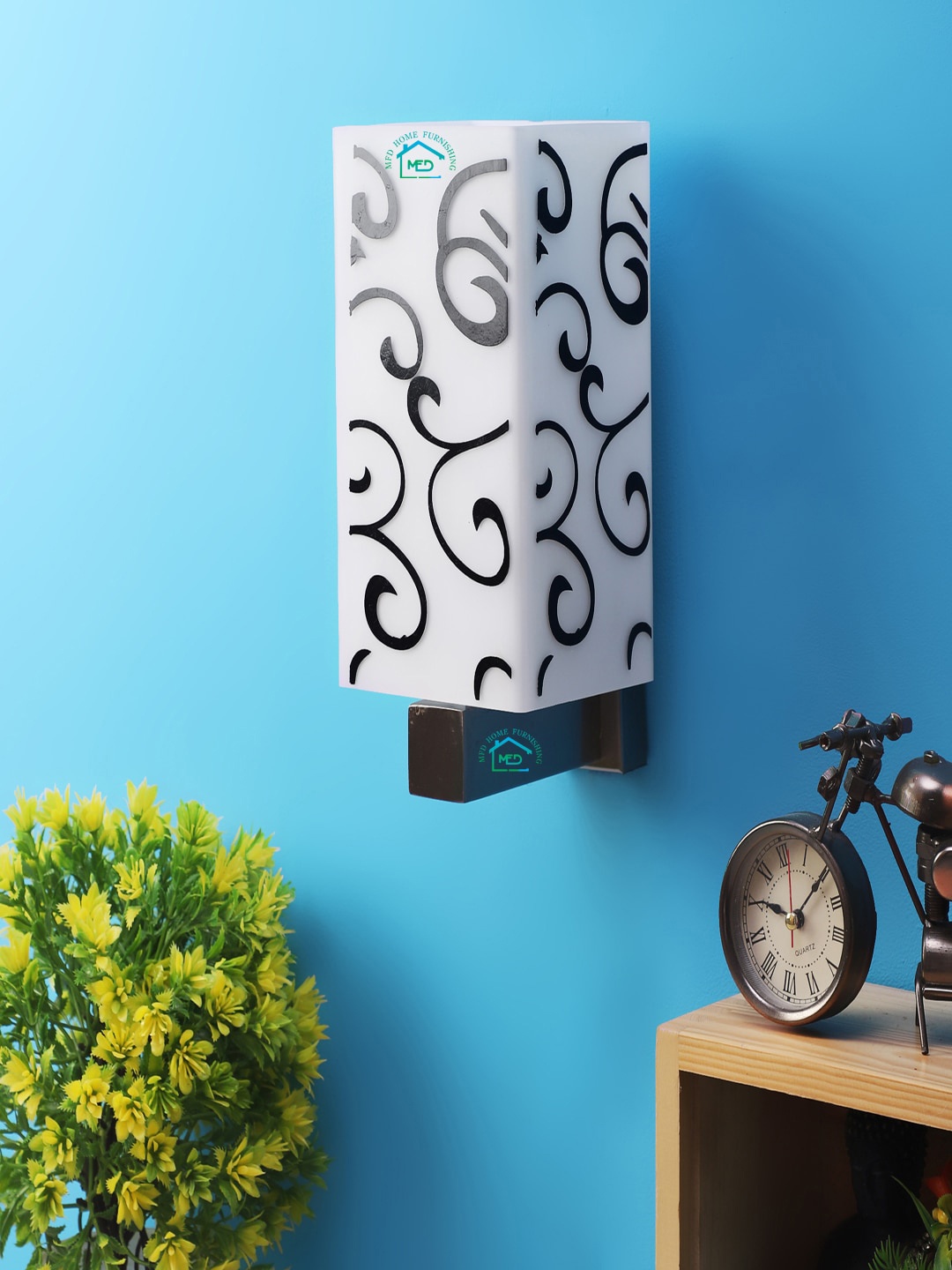 

MFD HOME FURNISHING White & Black Printed Wallchiere Lamp