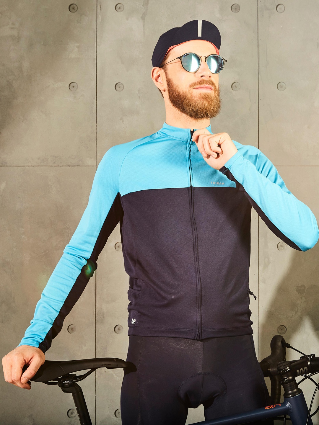 

TRIBAN By Decathlon Men Blue & Black Colourblocked High Neck Cycling T-shirt