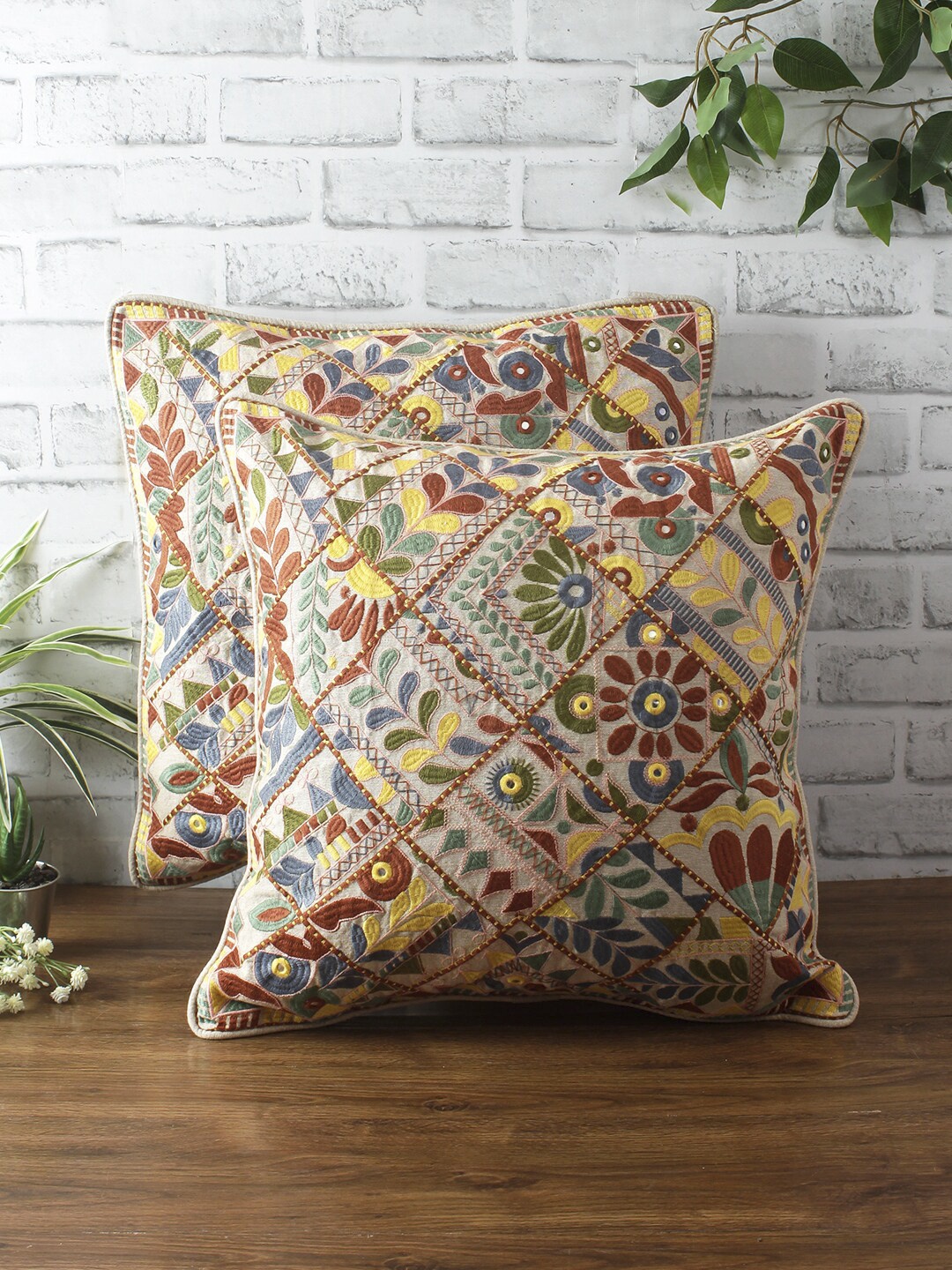 

eyda Set of 2 White & Red Embroidered Sustainable Cushion Covers
