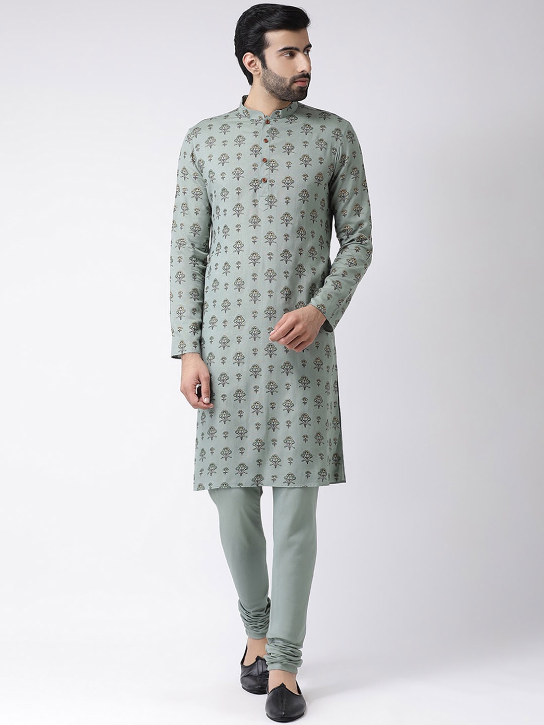 

Vartah Men Green Floral Handloom Kurta