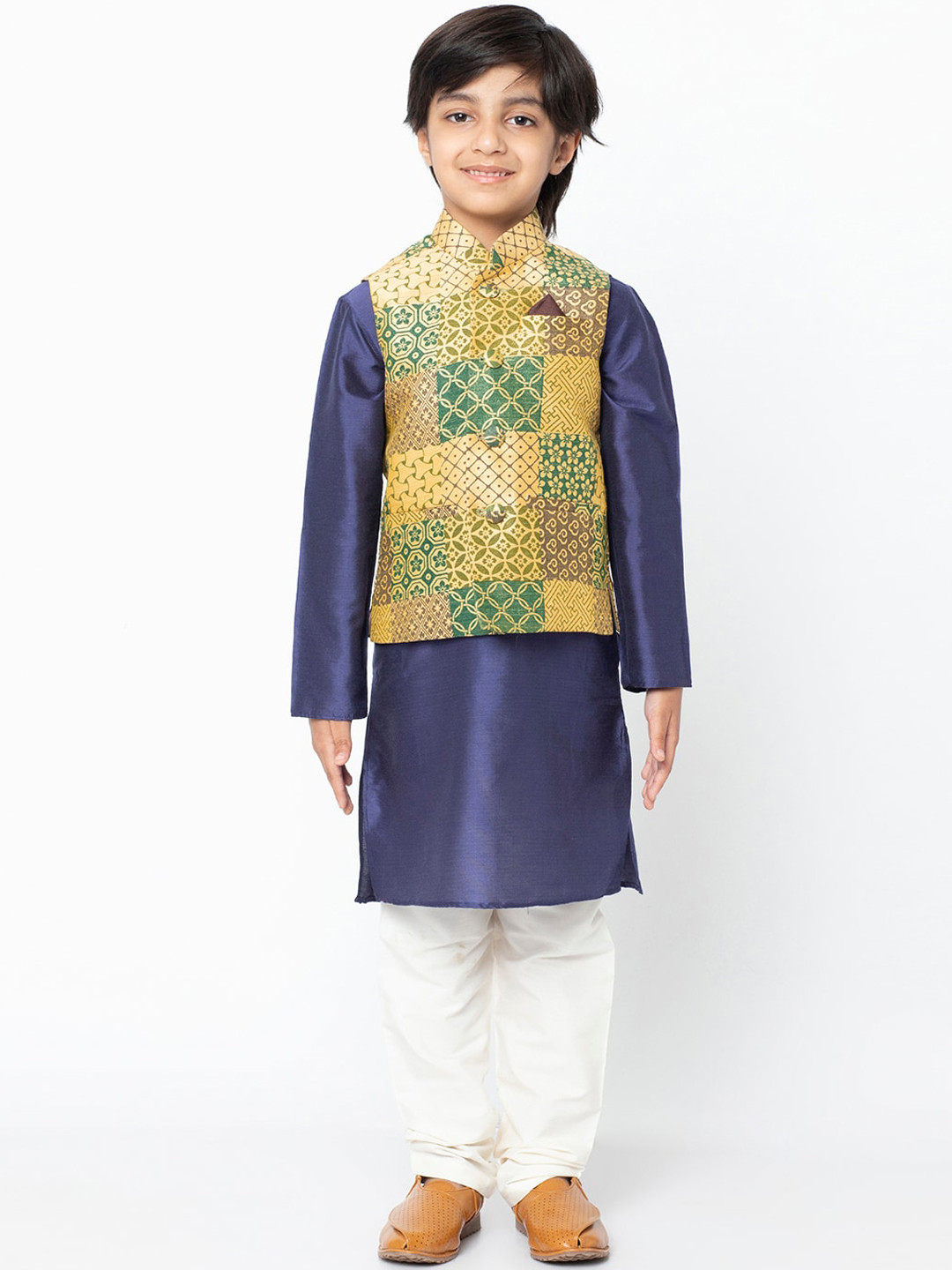 

KISAH Boys Green & Gold-Toned Solid Kurta with Pyjamas