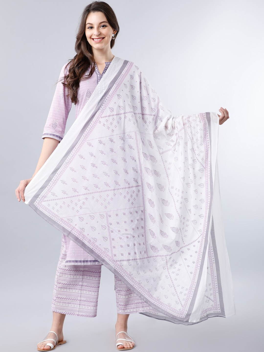 

Vishudh Women White & Mauve Printed Pure Cotton Dupatta