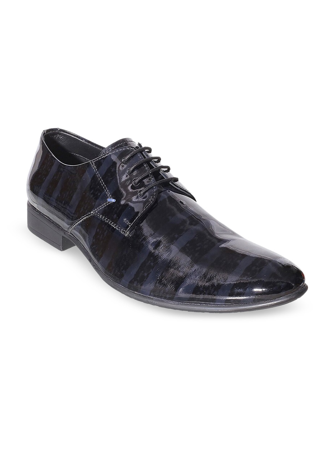 

Metro Men Black Leather Derbys