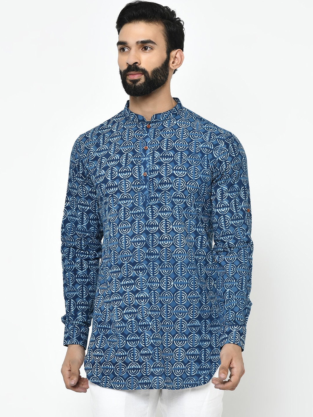 

KISAH Men Blue & White Printed Straight Kurta