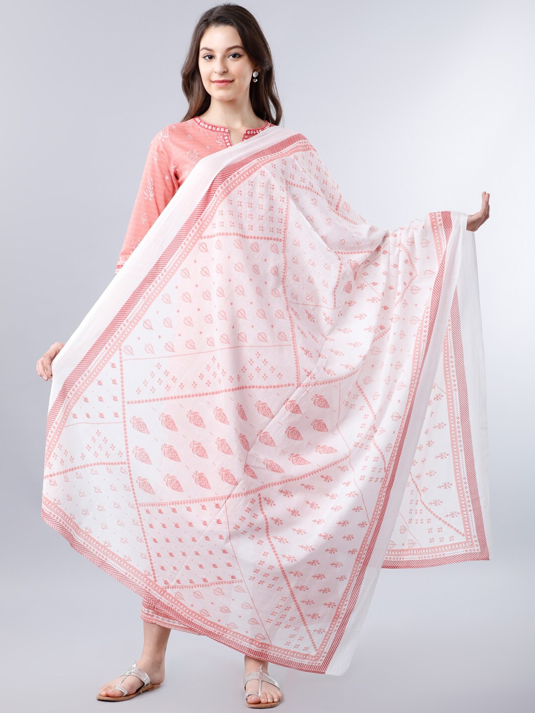 

Vishudh Women Pink & Off-White Printed Cotton Dupatta