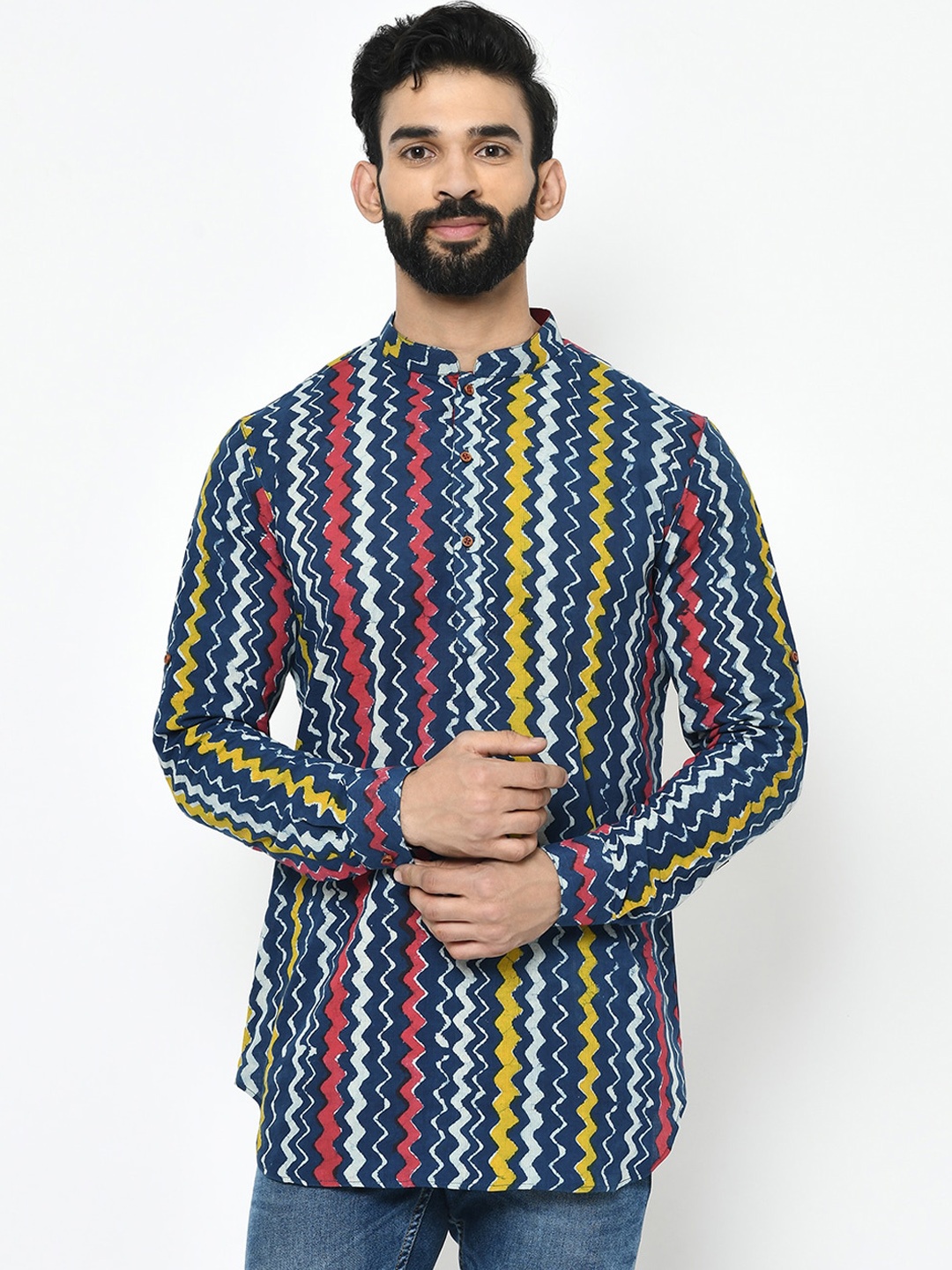 

KISAH Men Printed Straight Handloom Short Kurta, Blue
