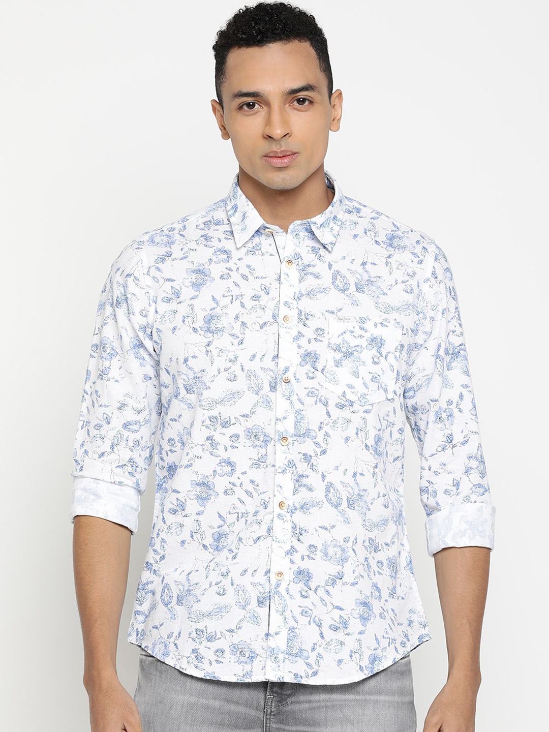 

Pepe Jeans Men White & Blue Regular Fit Printed Casual Shirt