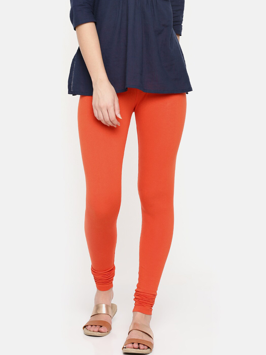 

De Moza Women Red Solid Churidar Leggings