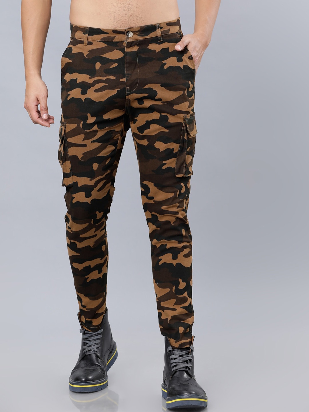 

HIGHLANDER Men Khaki Slim Fit Printed Cargos