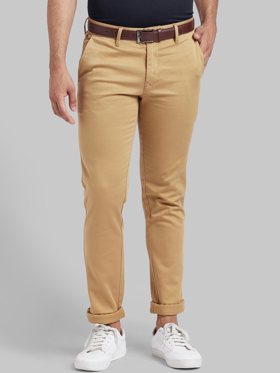 

Parx Men Khaki Tapered Fit Solid Regular Trousers
