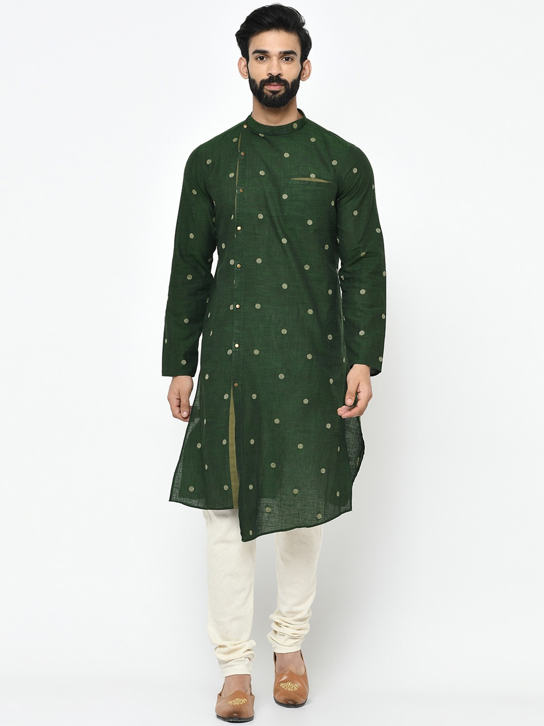 

KISAH Men Green Embroidered Handloom Kurta with Pyjamas