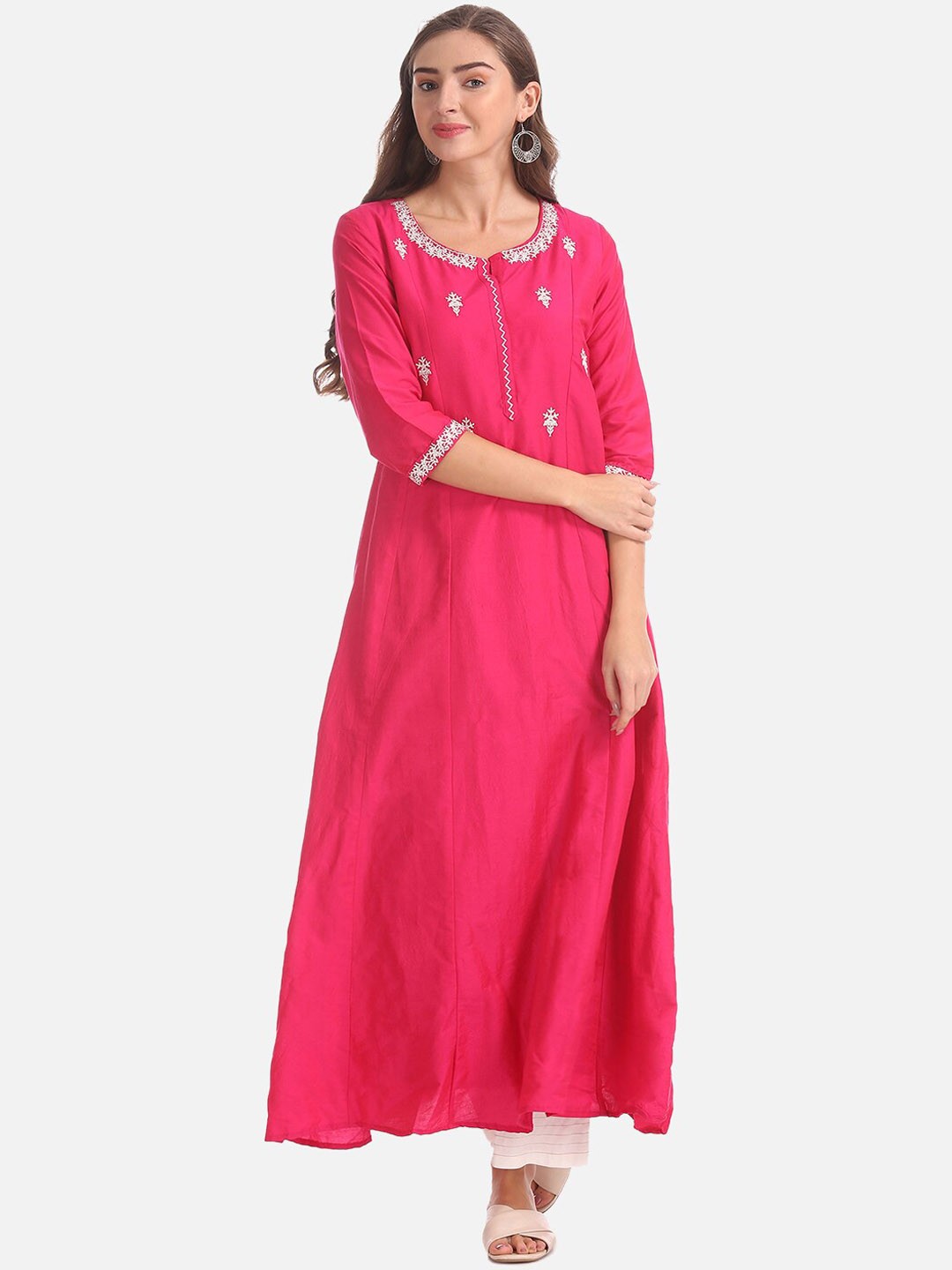 

Anahi Women Fuchsia Pink Embroidered Straight Kurta