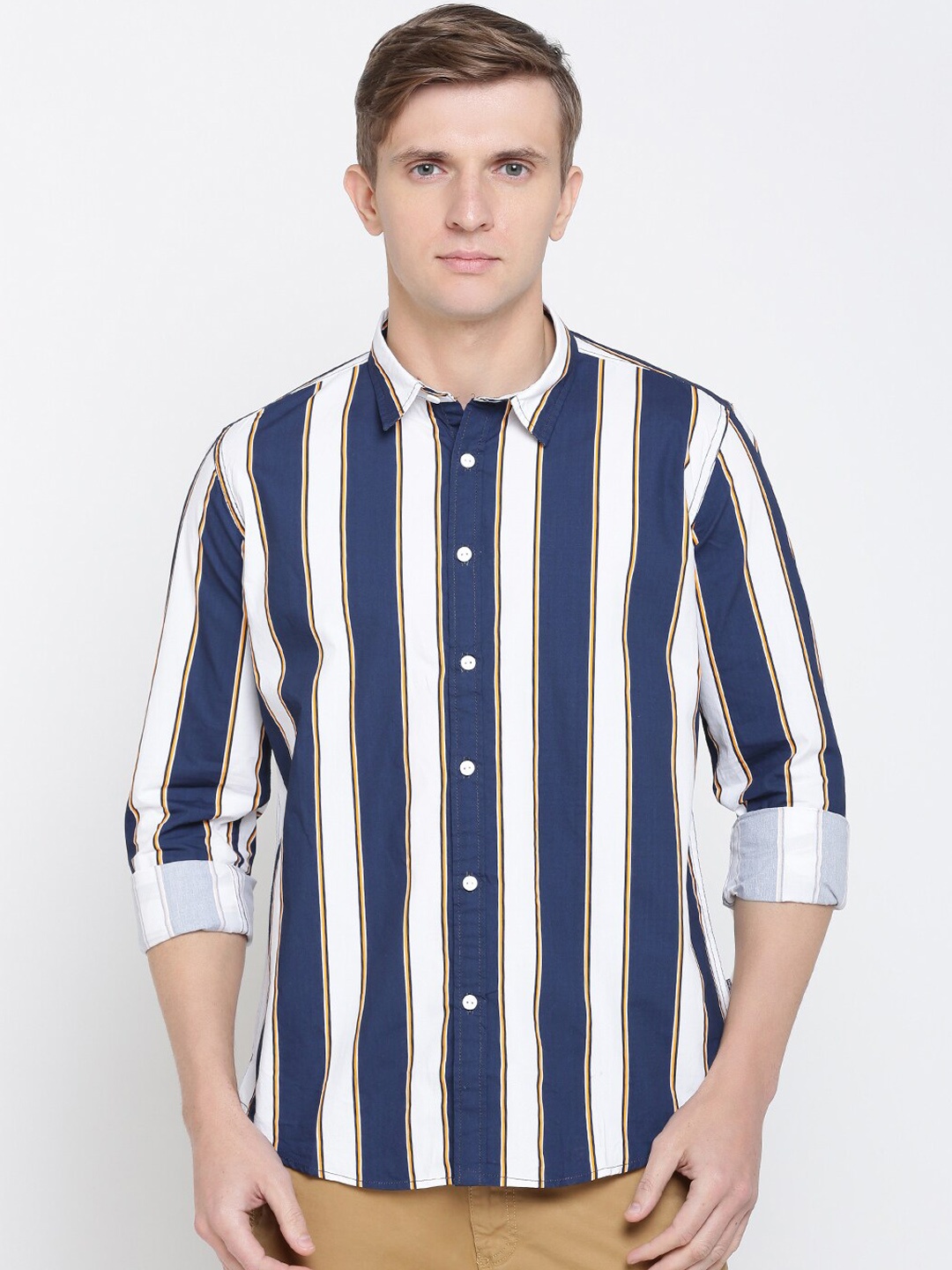 

Pepe Jeans Men Navy Blue & White Regular Fit Striped Casual Shirt