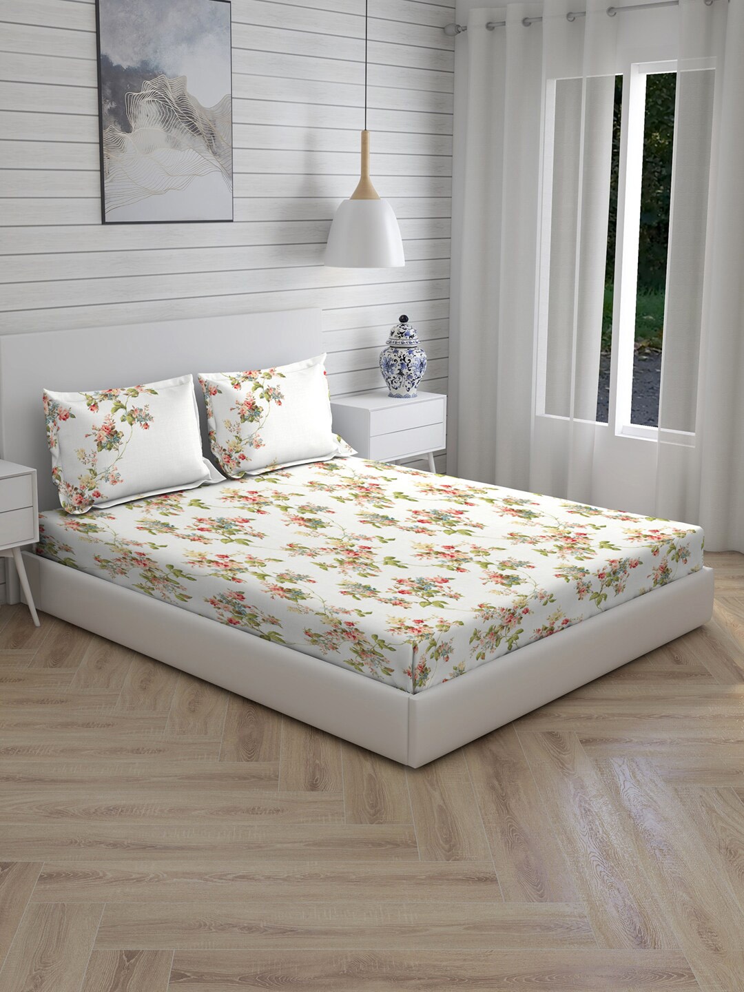 

Boutique Living India White & Orange Floral 200 TC Cotton 1 King Bedsheet with 2 Pillow Covers