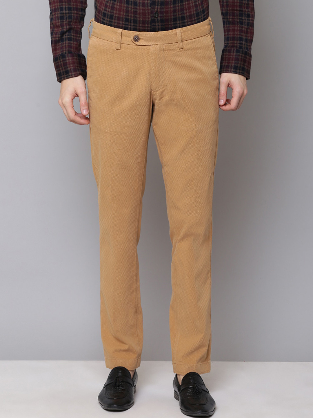 

GANT Men Tan Brown Slim Fit Solid Formal Trousers