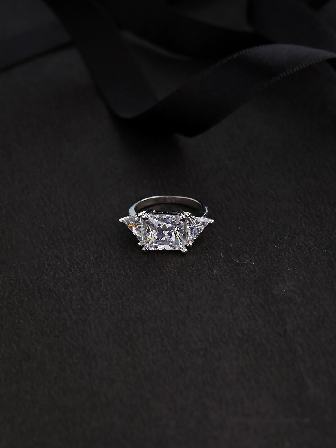 Voylla Silver-Plated White Cubic-Zirconia Studded Handcrafted Finger Ring