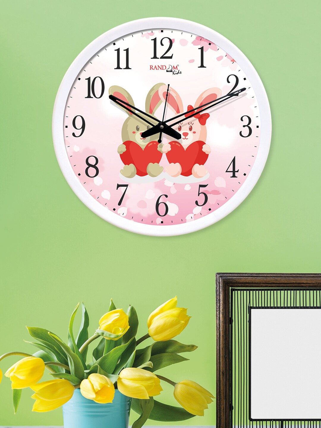 

Random White & Pink Couples Teddy Round Shaped Wall Clock With Glass