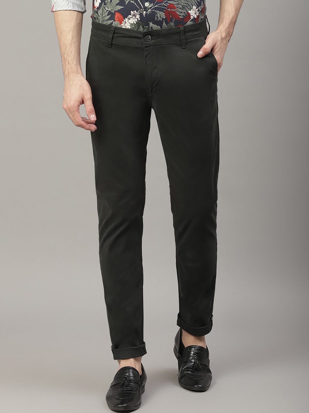 

LINDBERGH Men Green Slim Fit Solid Chinos