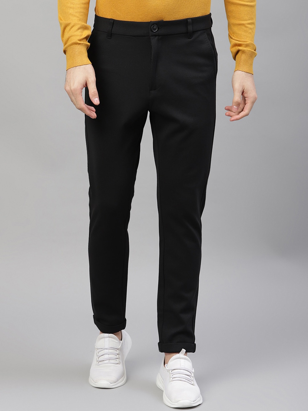 

LINDBERGH Men Black Regular Fit Solid Chinos