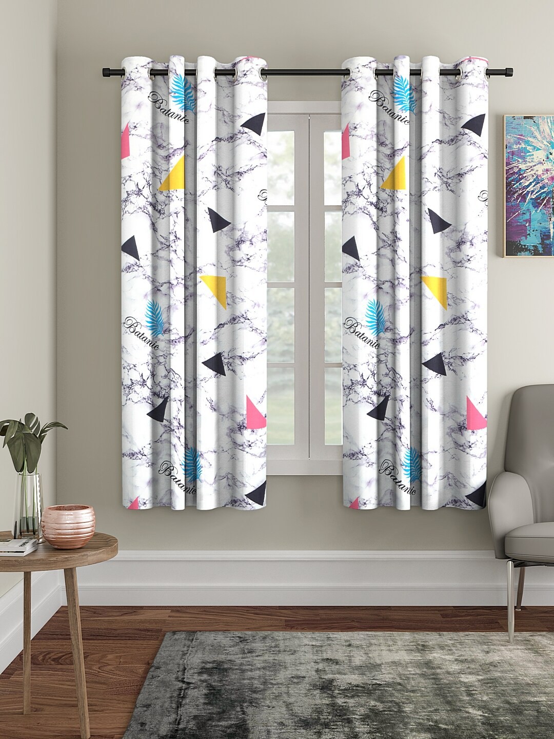 

Cortina Set Of 2 White & Black Printed Window Curtains