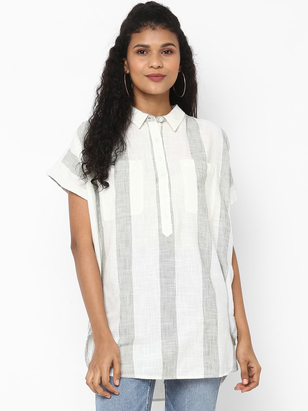

AMERICAN EAGLE OUTFITTERS Women White Slim Fit Striped Casual Shirt