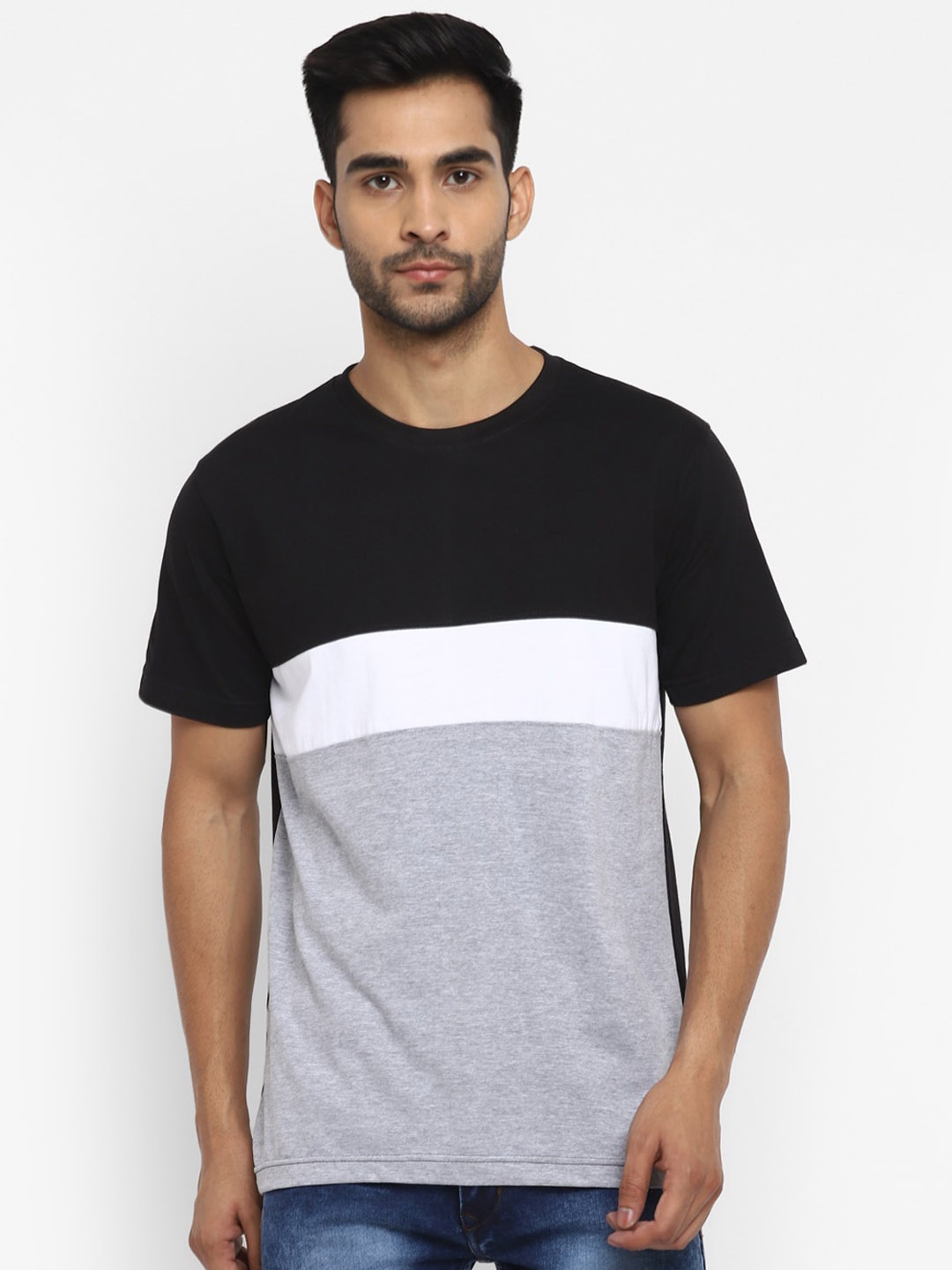 

Routeen Men Black & Grey Colourblocked Round Neck T-shirt