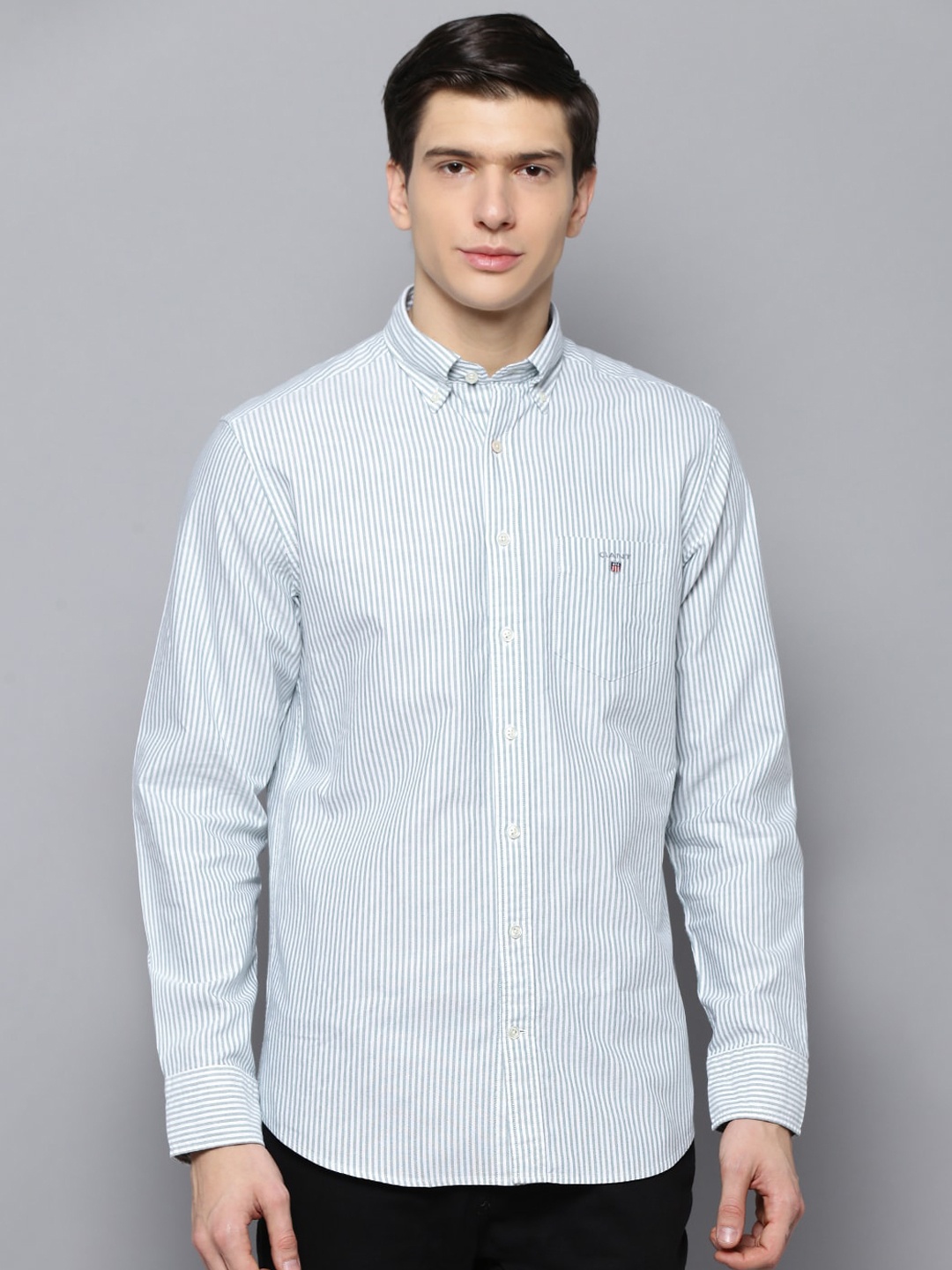 

GANT Men Green & White Regular Fit Striped Casual Shirt