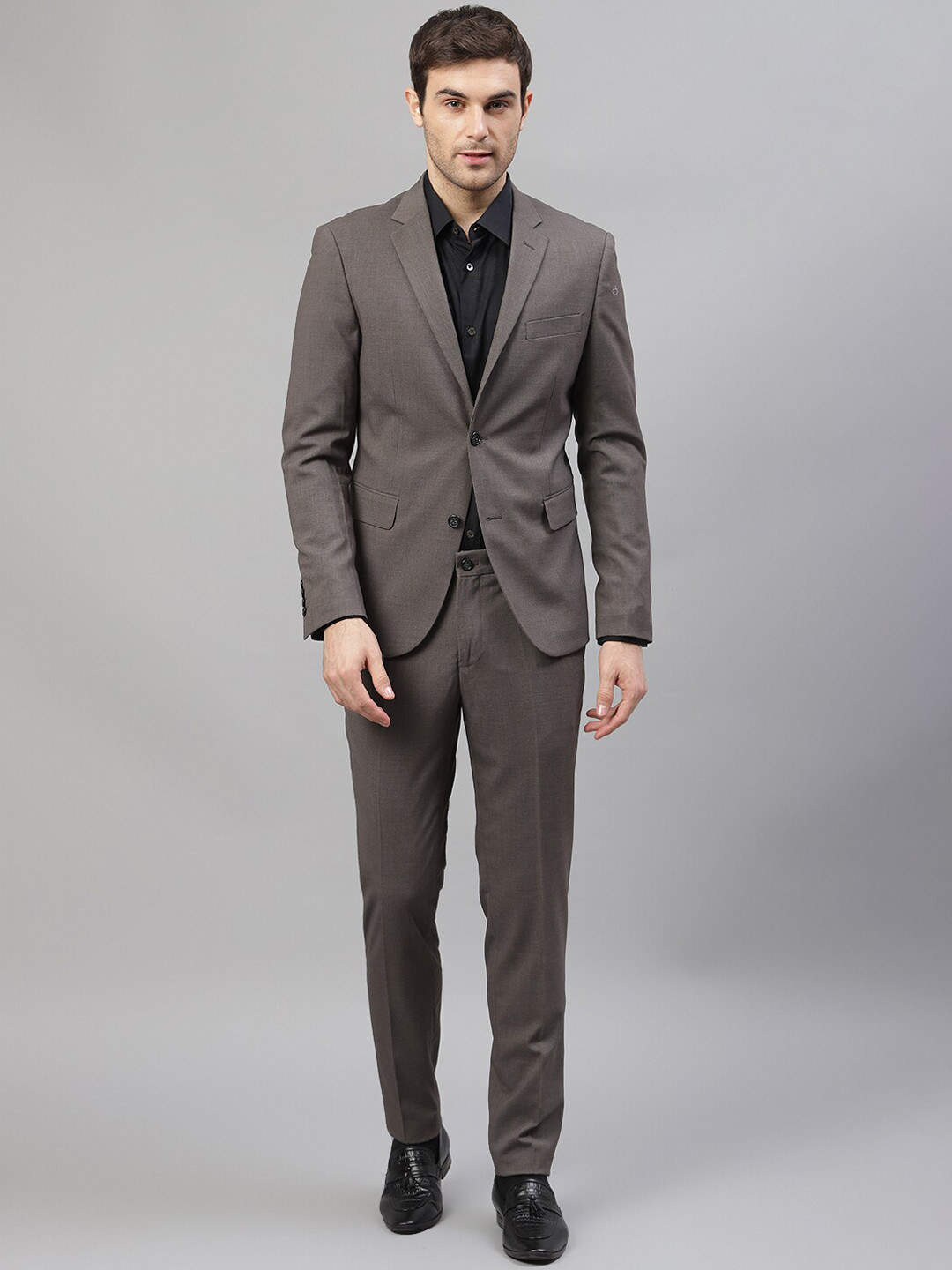 

LINDBERGH Men Brown Solid Slim Fit Single-Breasted Formal Suit