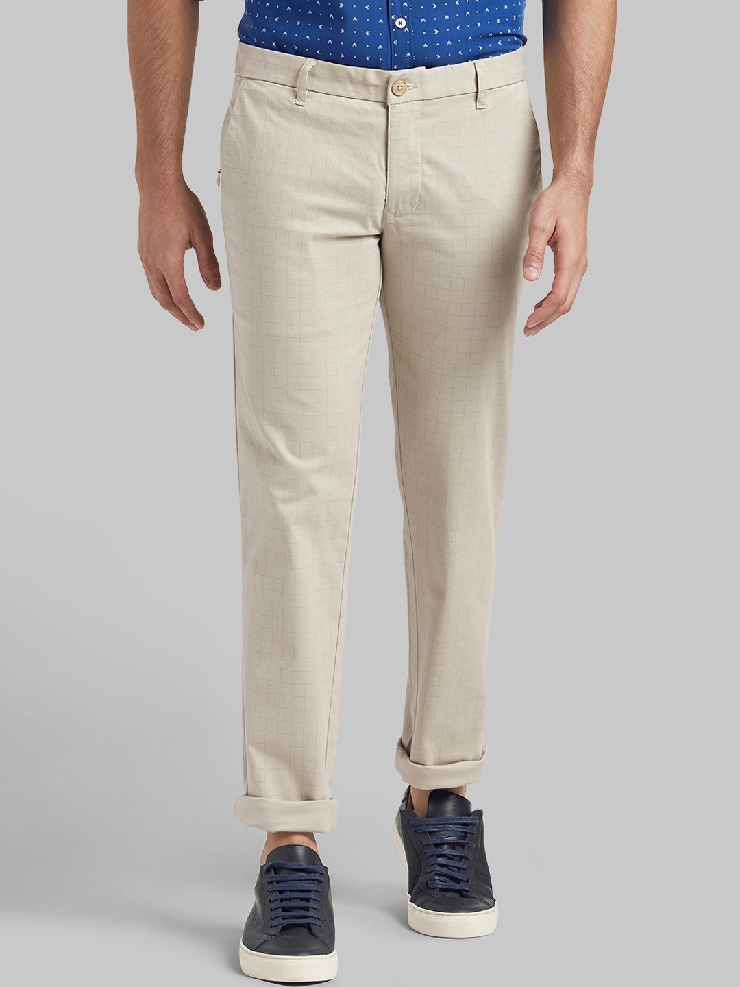 

Parx Men Beige Tapered Fit Checked Regular Trousers