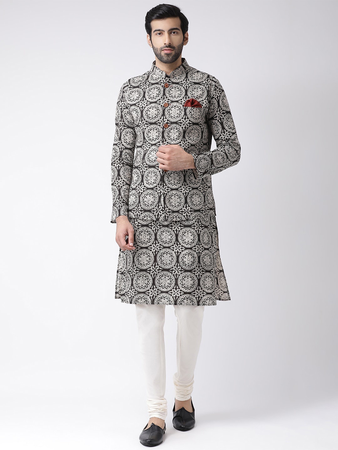 

Vartah Men Black & White Printed Kurta with Churidar & Nehru Jacket