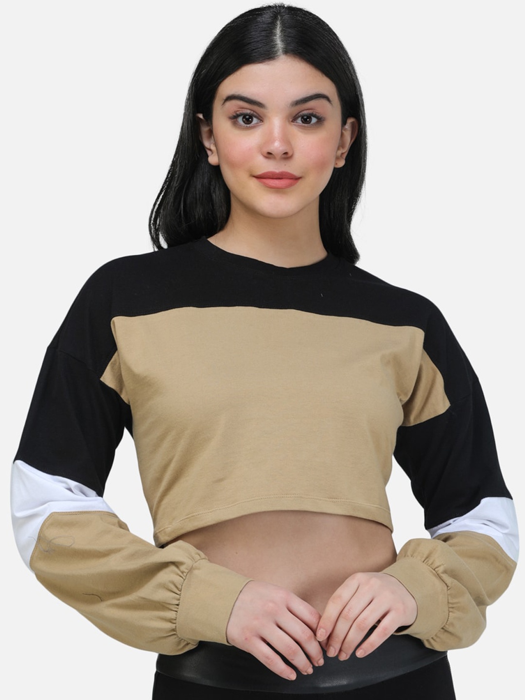 

SCORPIUS Women Beige & Black Colourblocked Top