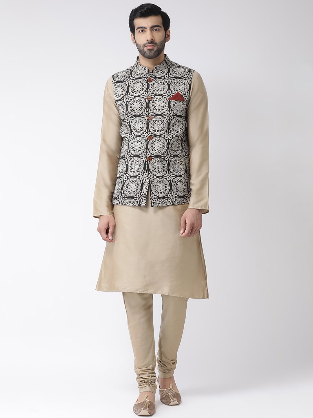 

Vartah Men Cream-Coloured Solid Kurta Set with Nehru Jacket