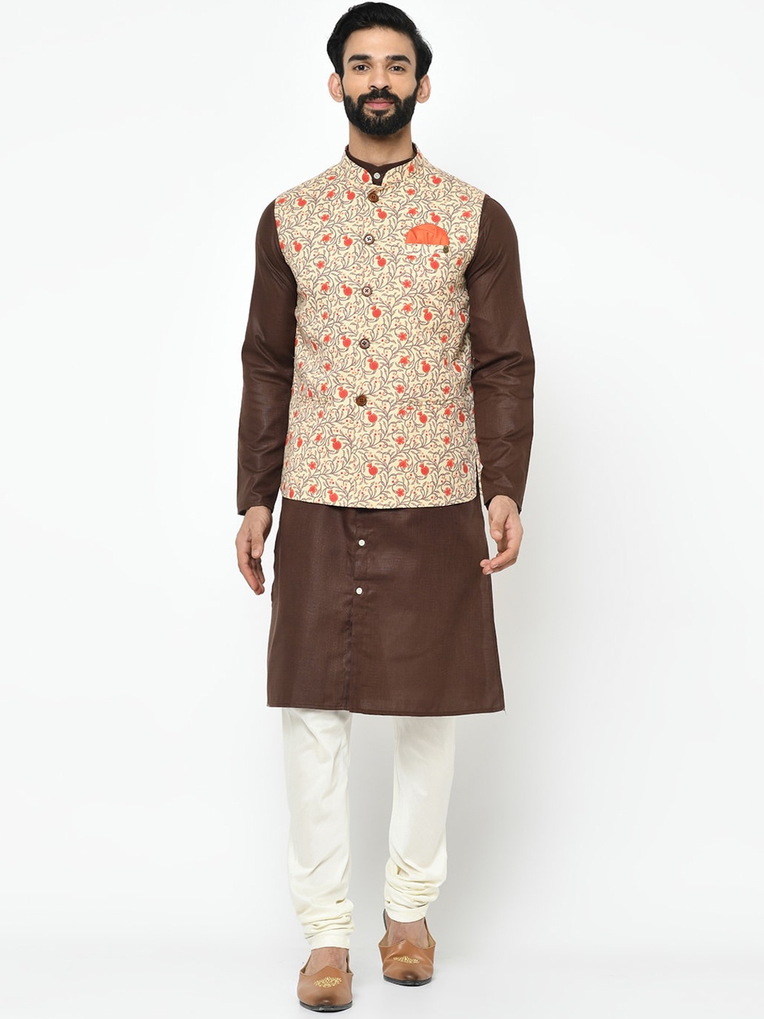 

Vartah Men Brown & Off-White Solid Kurta Set with Nehru Jacket