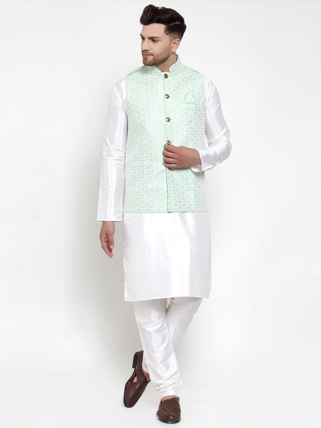 

Jompers Men Sea Green & Off-White Embroidered Kurti with Pyjamas