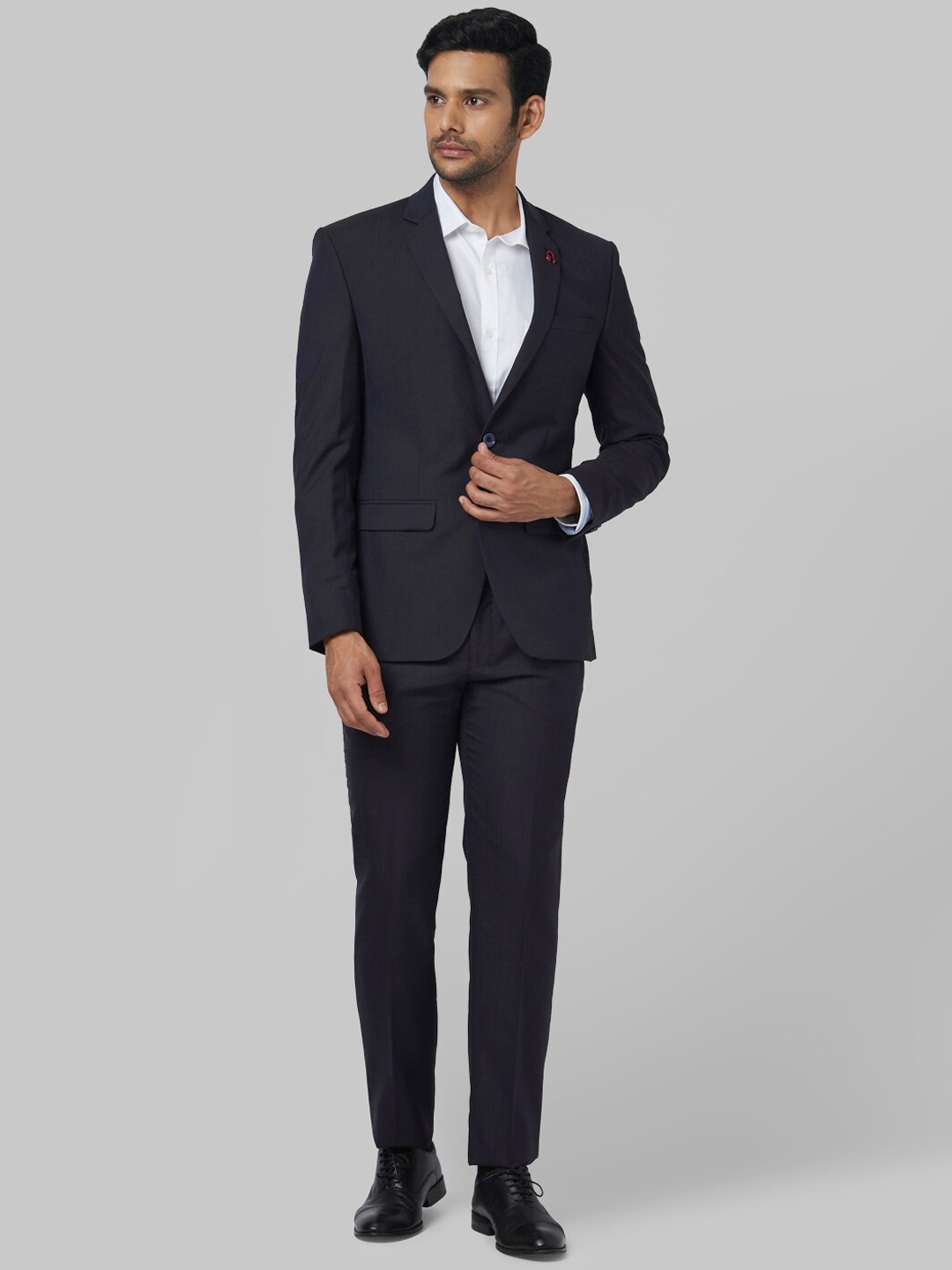 

Park Avenue Men Navy Blue Solid Super Slim-Fit Single-Breasted Formal Suit