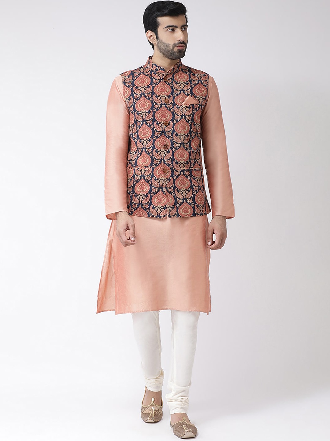 

Vartah Men Peach-Coloured & White Solid Kurta Set with Nehru Jacket
