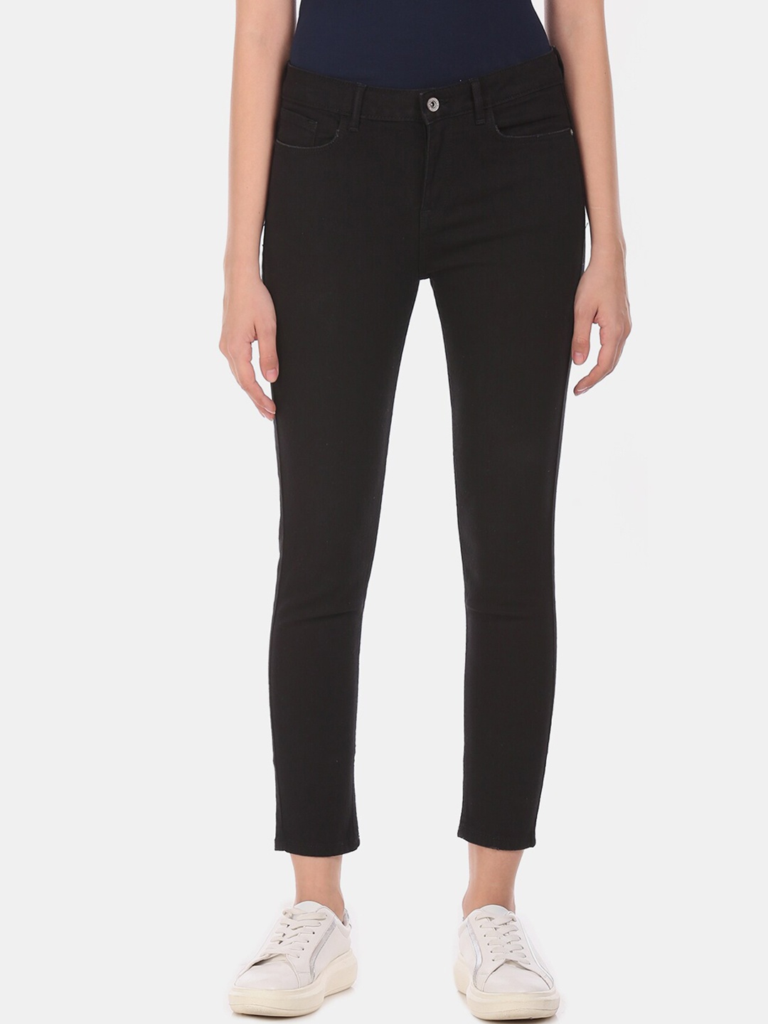 

Newport Women Black Slim Fit Jeans