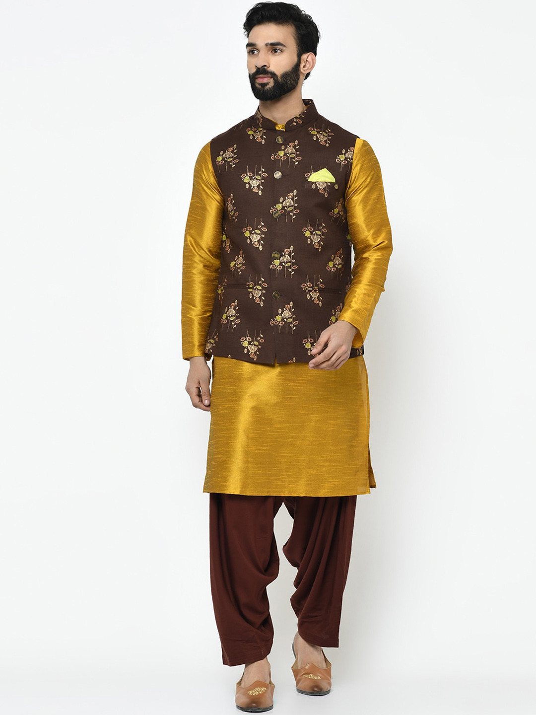 

Vartah Men Brown & Gold-Coloured Solid Kurta with Patiala & Nehru Jacket