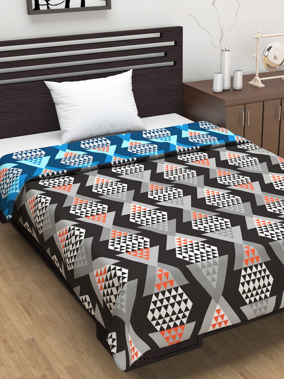 Divine Casa Black & Grey Geometric Mild Winter 110 GSM Single Bed Dohar