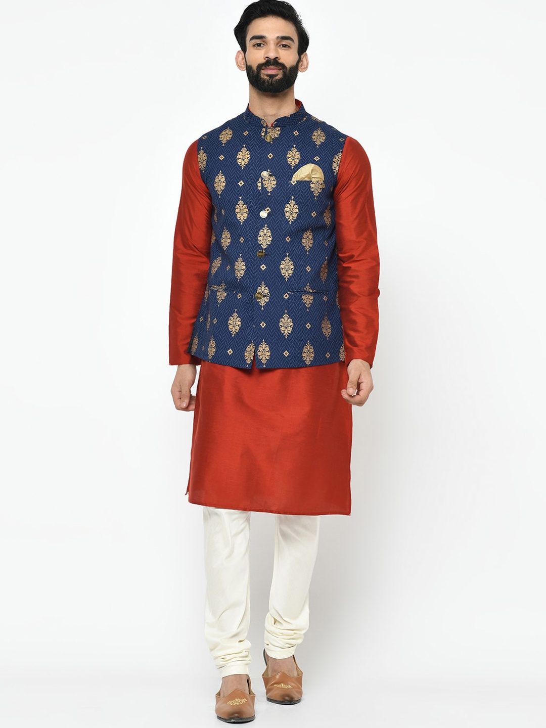 

Vartah Men Navy Blue & Maroon Solid Kurta with Churidar & Nehru Jacket