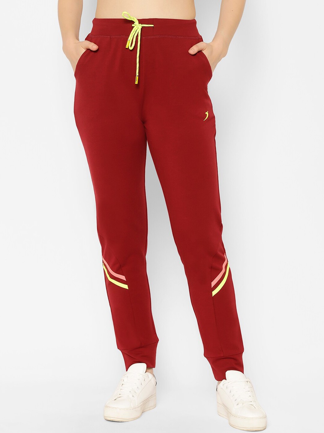

SAPPER Women Maroon Solid Slim Fit Joggers
