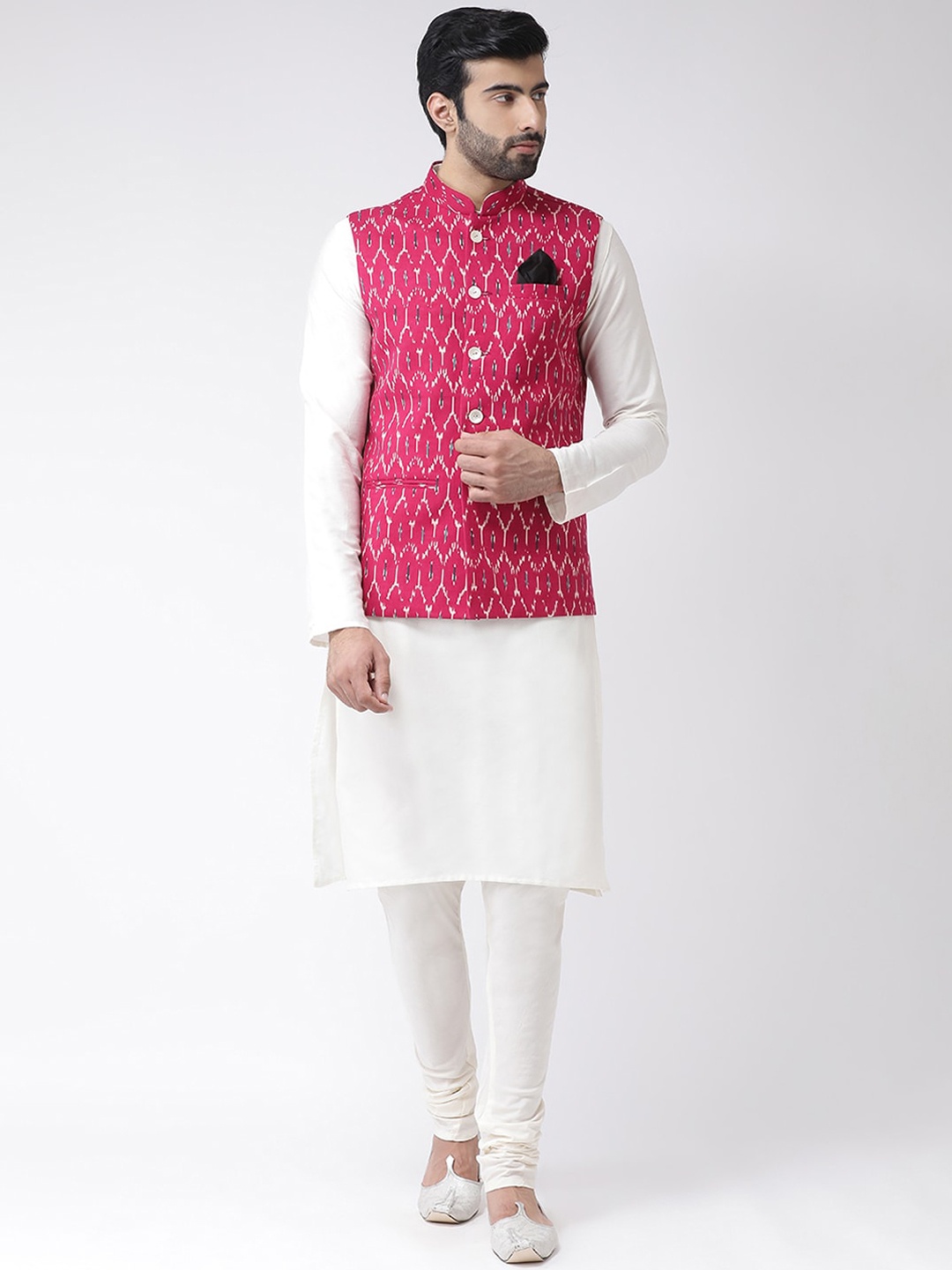 

Vartah Men Off-White & Pink Solid Kurta with Pyjamas & Nehru Jacket