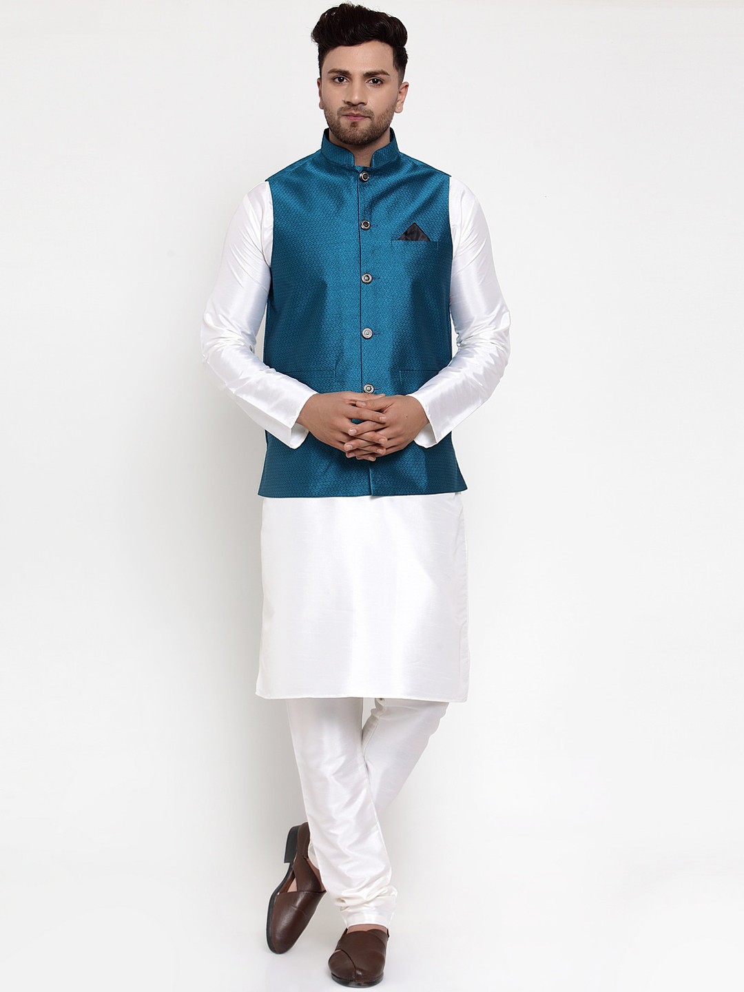 

Jompers Men White & Blue Solid Kurta with Churidar & Nehru Jacket