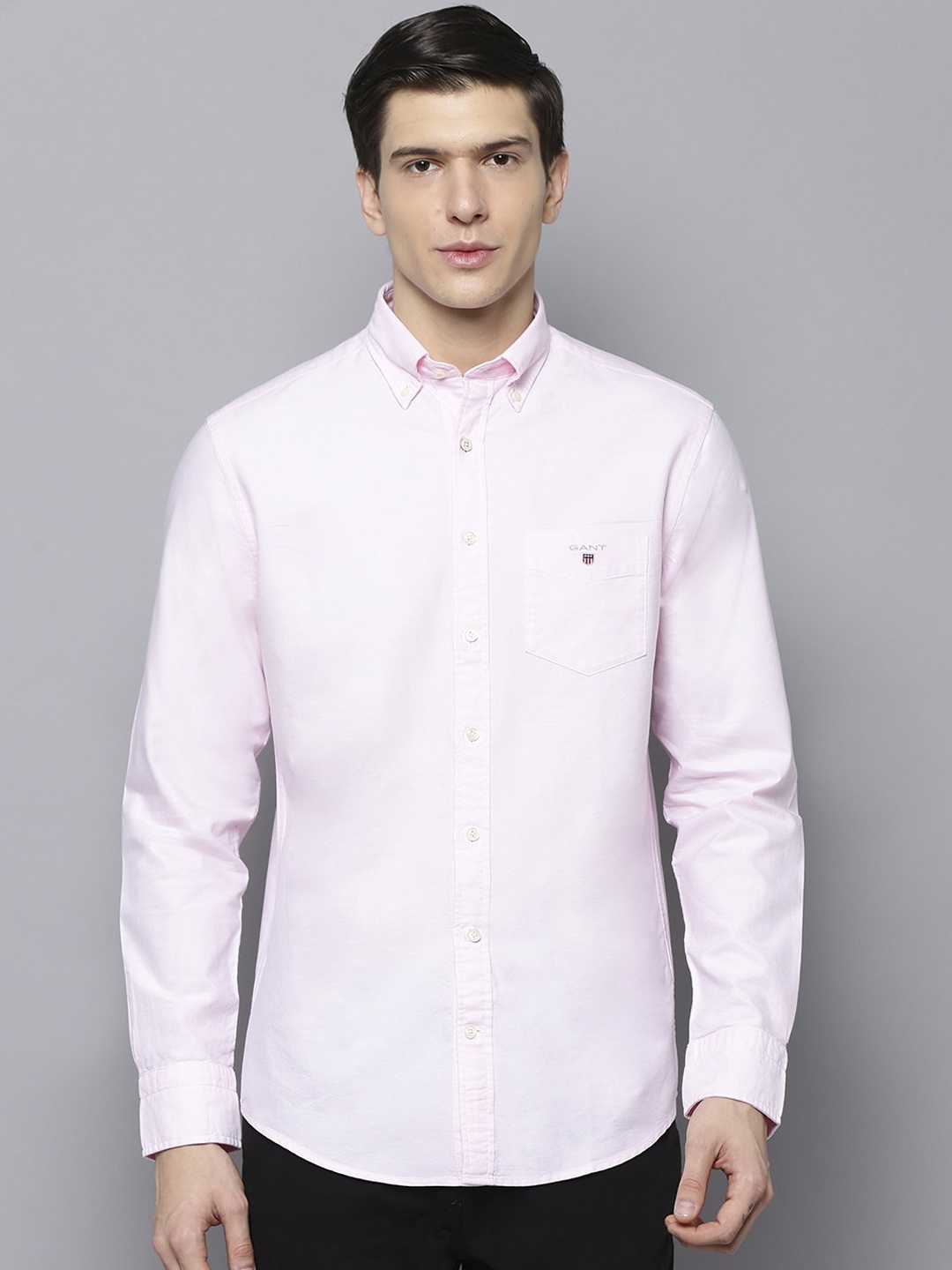 

GANT Men Pink Regular Fit Solid Casual Shirt