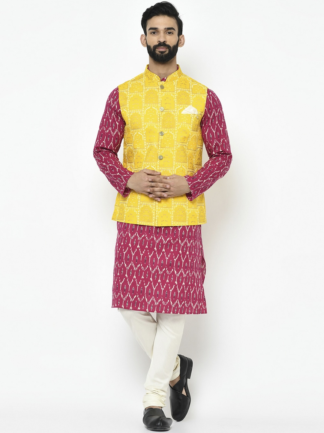 

Vartah Men Pink & Off-White Printed Kurta with Pyjamas & Jacket