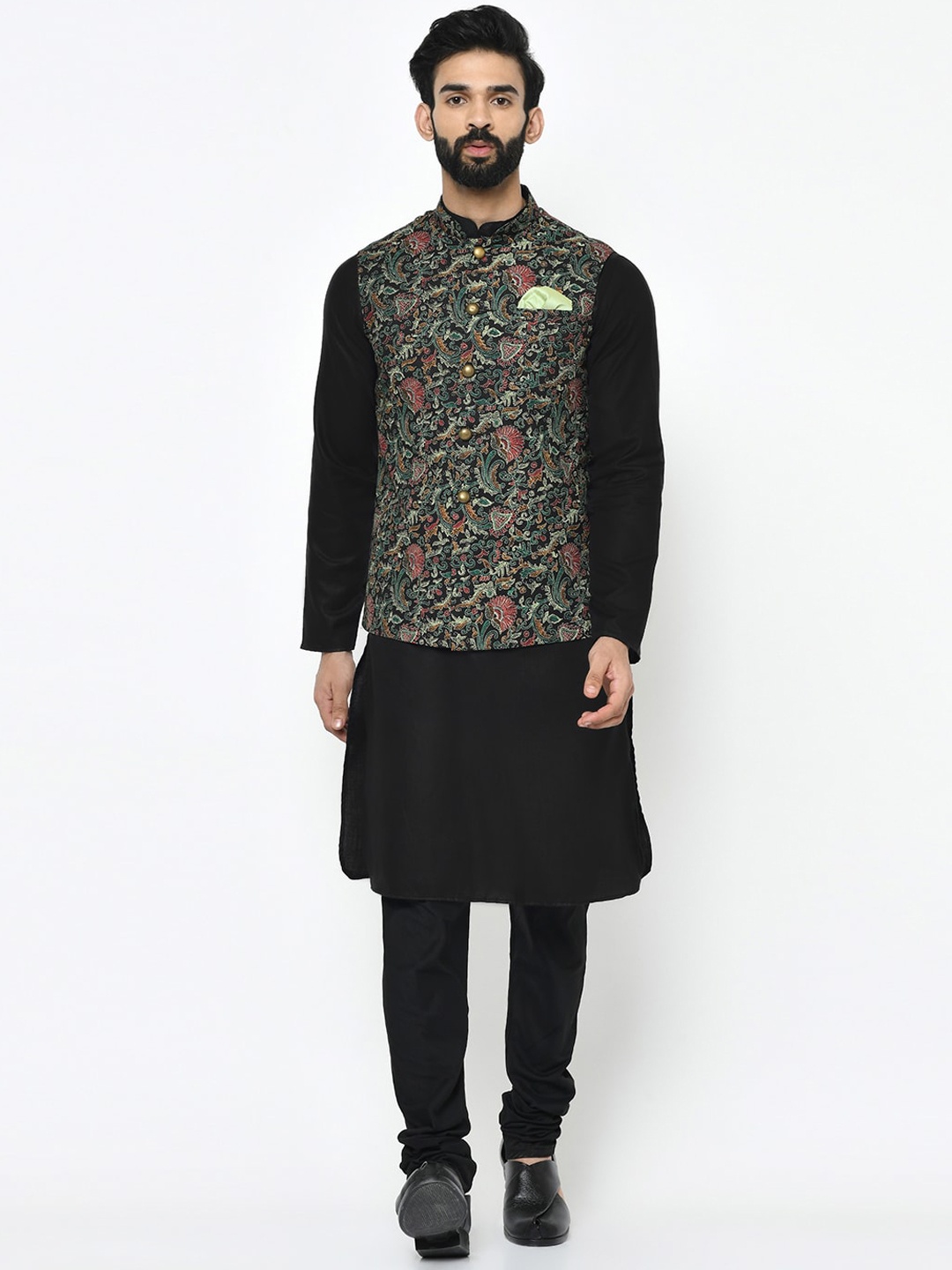 

Vartah Men Black Solid Kurta with Pyjamas & Nehru Jacket