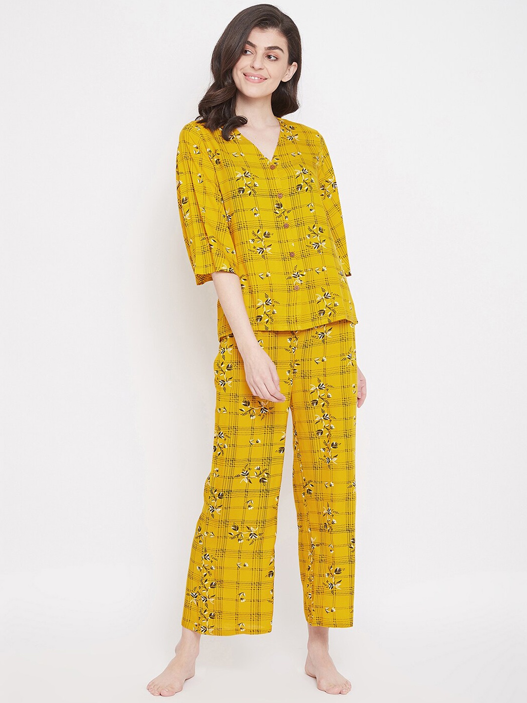 

Clovia Women Yellow Printed Night suit