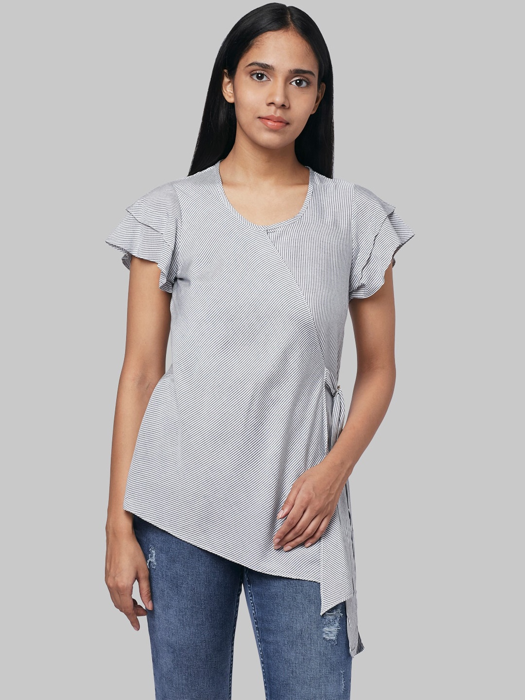 

Park Avenue Woman White & Blue Striped Top